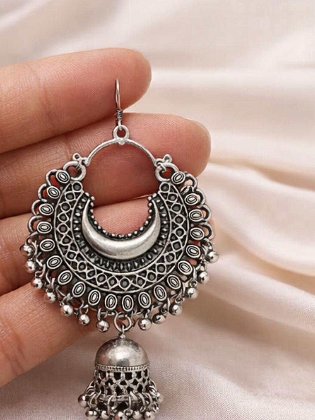 Z093 Grand Earrings